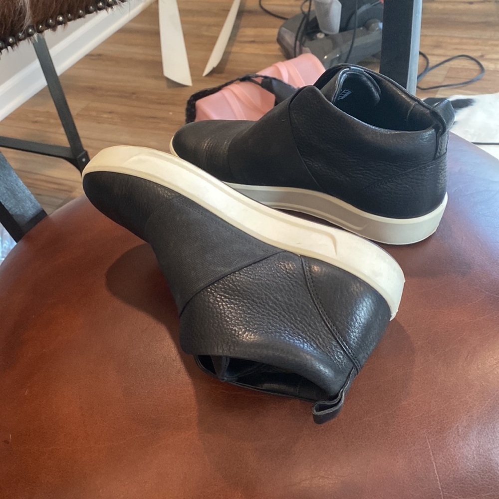 black ECCO Soft 8 band low-top sneakers - Picture 7 of 7